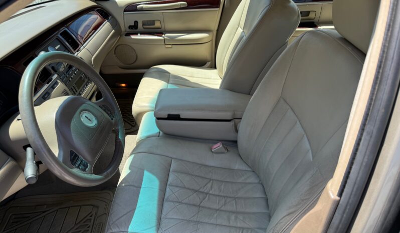 
								2004 Lincoln TownCar $6500.00 full									